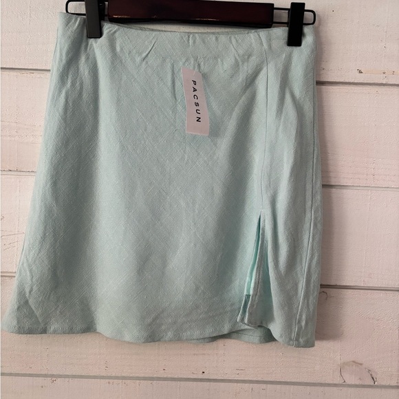 LA Hearts NWT Linen Slit Mini
Skirt | PacSun Mint Green in size XS - Picture 7 of 8